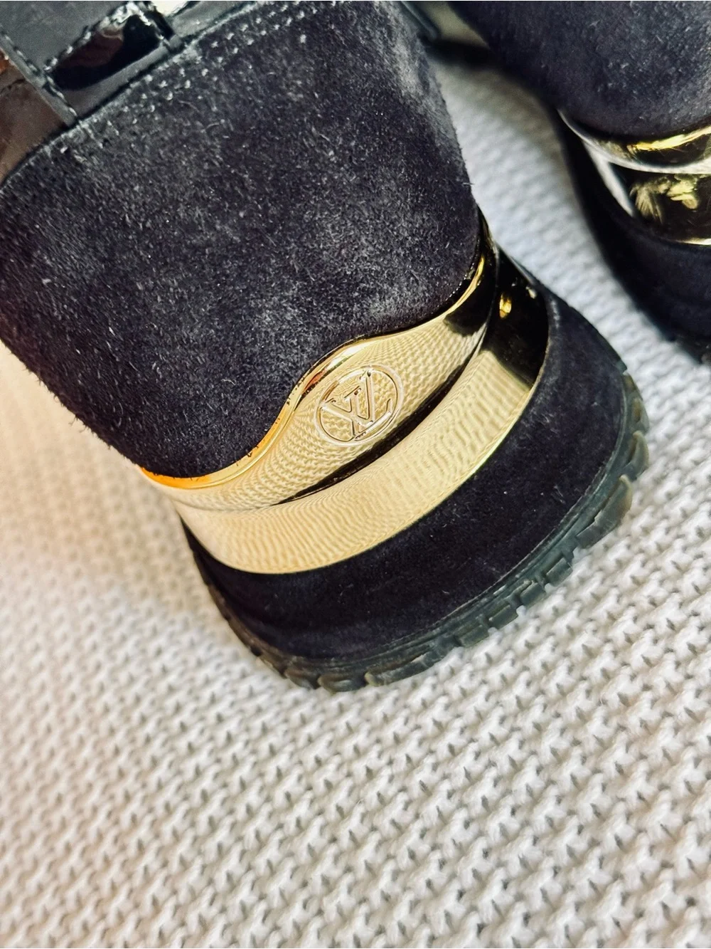 LOUIS VUITTON Run Away Black Suede Brown Monogram Runway Trainer Sneakers Shoes - Picture 15 of 16
